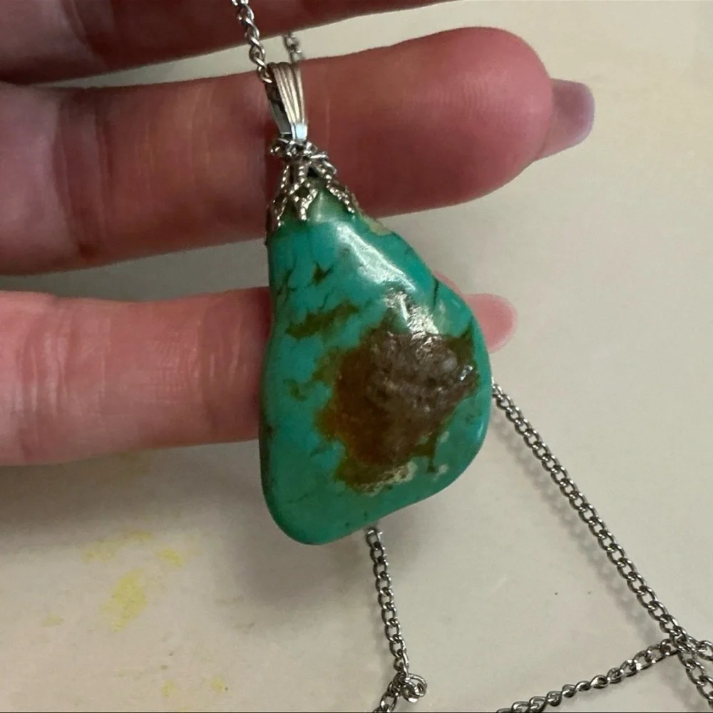 Turquoise Pendant Necklace - Picture 4 of 6